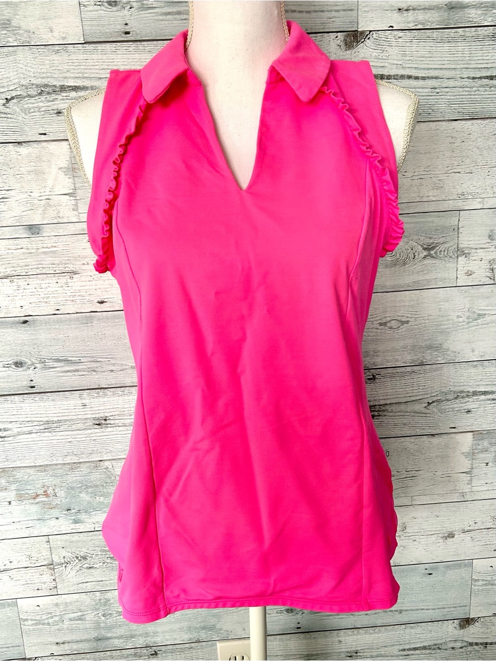 Lilly Pulitzer V-Neck Sleeveless Tank in Bright Pink